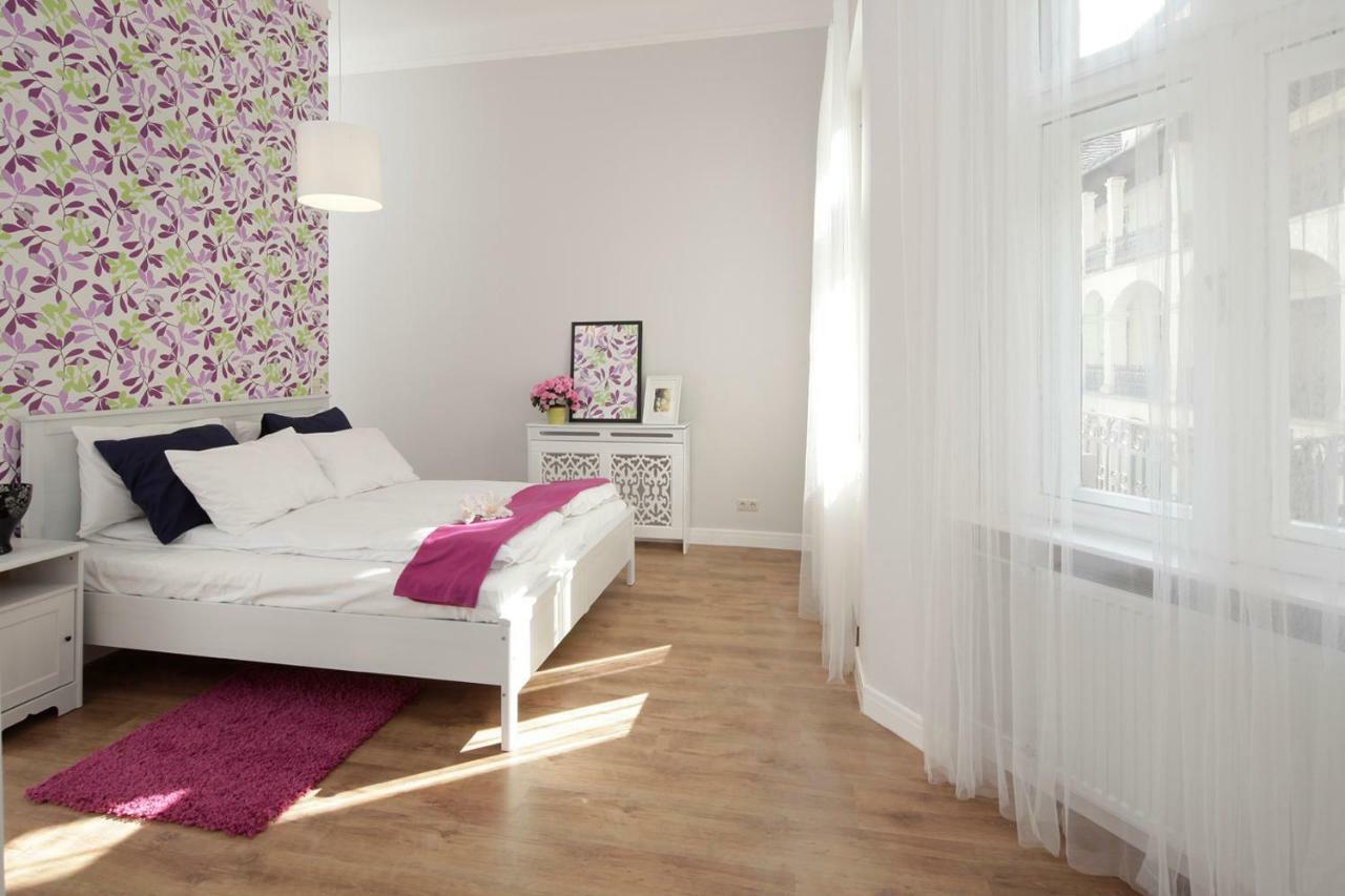 Urban Haven - 3 Beds, 3 Baths, Free Parking, Near Central Market Budapest Exterior photo